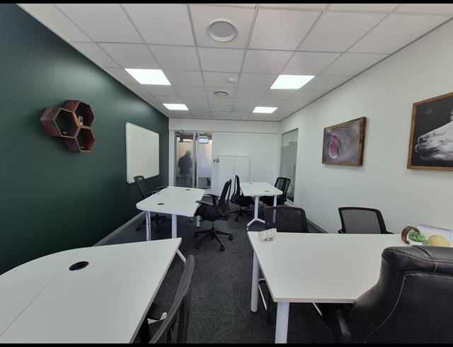 53M² SERVICED OFFICE TO LET IN SANDTON CENTRAL
